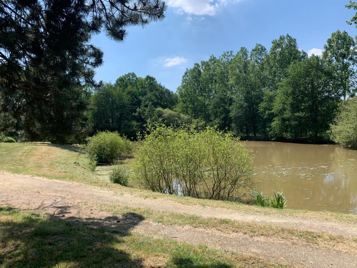 ホテル L'Etang Des 7 Le Controis-en-Sologne エクステリア 写真